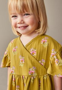 Next REGULAR FIT - Džersio suknelė - green floral