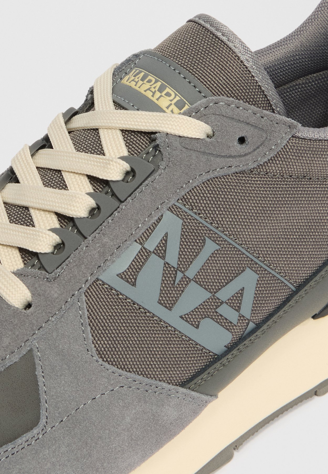 Sneaker low
