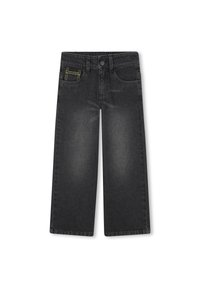Jean en denim noir pour enfant avec des jambes larges, style classique à cinq poches, incluant une petite poche avec un détail de couture jaune.