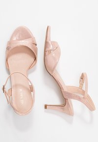 Menbur Sandaalit nilkkaremmillä - rose gold-coloured