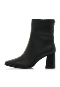 Unausgewählt, black
