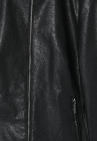 Thumbnail Image 7