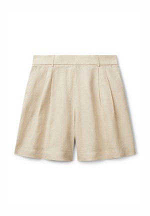 Beżowe lniane szorty z zakładkami z przodu, z wyraźnym paskiem i prostym krojem. Gładka faktura i minimalistyczny design.
