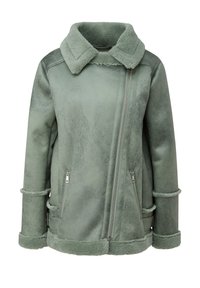 Zachte groene faux suede jas met een schapenvachtkraag, manchetten en onderrand, voorzien van een asymmetrische zilveren rits en twee ritszakken aan de voorkant.