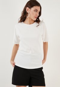 REGULAR FIT - T-shirt basic - ecru