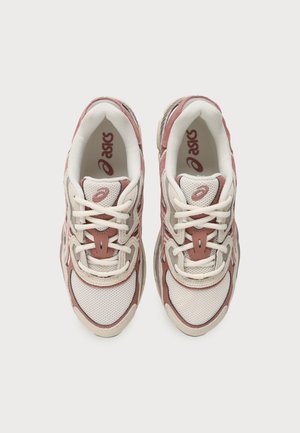 ASICS Gel NYC 'Cream Umeboshi' — foto 4