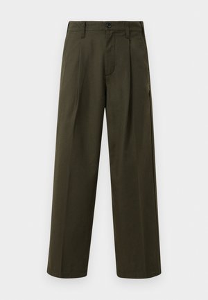 Pantaloni largi de culoare verde măsliniu, din bumbac cu o textură netedă, având un buzunar frontal, bucle pentru curea și o închidere cu un singur nasture.