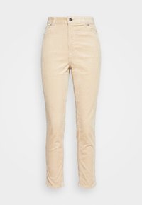Pantalon en velours côtelé beige, avec une coupe slim, présentant une taille haute, une texture à côtes verticales et une fermeture à bouton standard.