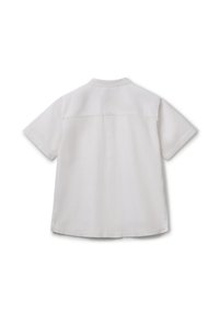 Camicia bianca a maniche corte realizzata in un tessuto leggero, con un colletto semplice e un dettaglio in yoke sul retro. Texture liscia, design casual.