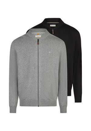 To mænds trøjer med lynlås, den ene lysegrå og den anden sort, begge med ribstrikkede manchetter og kraver, vist forfra mod en hvid baggrund.