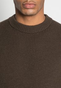 ARKET Camisola - green