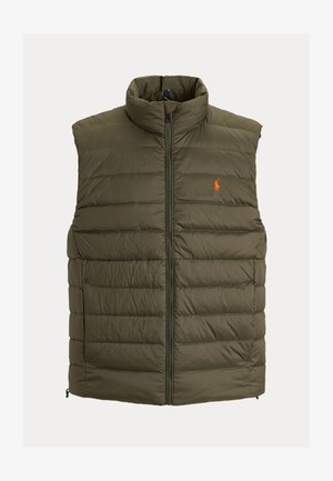 Jahodasto zelena puhasta brezrokavnik z visokim ovratnikom, sprednjo zadrgo, horizontalnim šivanjem in majhnim logotipom na prsih. Lahka tkanina.