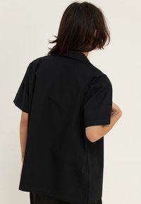 Thumbnail Image 4