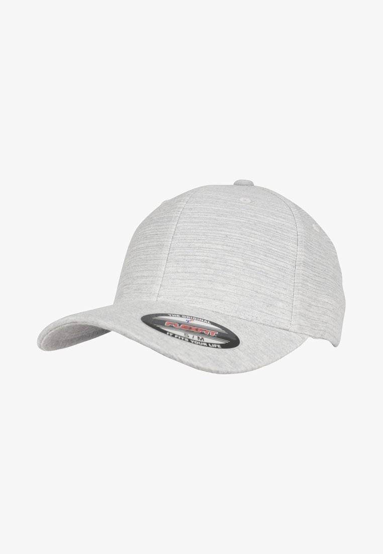 Gai pelēks beisbola cepure ar struktūru audumu, izliekta mala un Flexfit birka. Bezšuvju dizains, bez redzamām detaļām vai akcentiem.