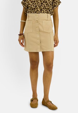 Grain de Malice, JUPE BOUTONNÉE EN JEAN - Falda de tubo - beige