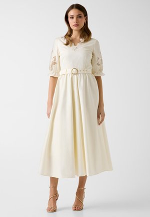 FIT-AND-FLARE - Freizeitkleid - creme