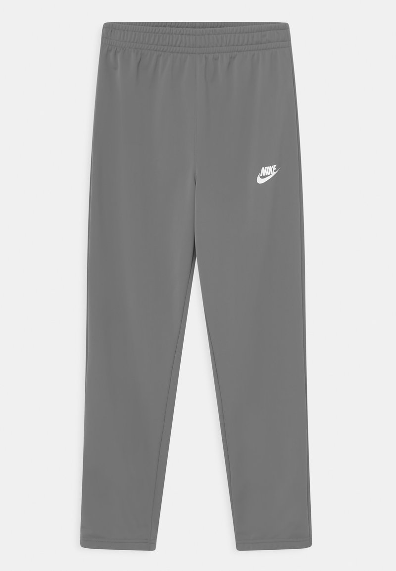 Kinder Jacken | Nike Sportswear FUTURA Trainingsanzug smoke grey/light smoke grey/white/grau - QG36503 Kinder Jacken | Nike Sportswear FUTURA Trainingsanzug smoke grey/light smoke grey/white/grau - QG36503