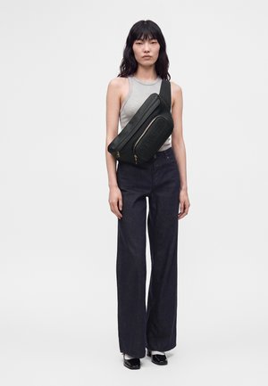 Love Moschino, - Saszetka nerka