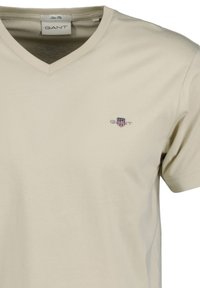 GANT SLIM SHIELD V NECK - T-shirt basic - beige