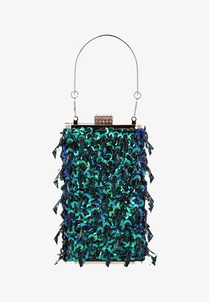 Tyrkysovo-modrá kabelka se flitry a kovovým rámem, zdobená duhovými ozdobami a křišťálovou sponou. Má zakřivené madlo.
