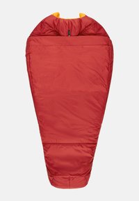 Rode slaapzak met een capuchon, voorzien van een soepele textuur en een warme oranje binnenvoering. Ontworpen in een langwerpige vorm voor comfort.