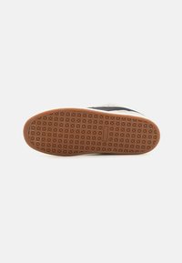 Puma UNISEX - Gördeszkacipők - warm white/black