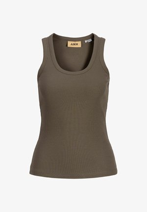 Olivenfarget, ribbet tank topp med rund hals og brede skulderstropper. Merket inni sier "JJXX." Glatt tekstur, tettsittende design.