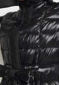 Trussardi Zimní kabát - black