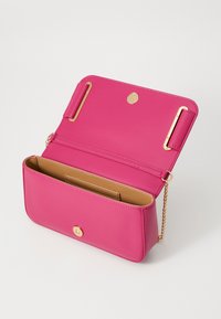 Love Moschino SMART DAILY BAG - Borsa a tracolla - magenta