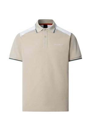 Beiges Poloshirt mit weißen Schulterpaneelen, zwei Knöpfen, dunklem Besatz an Kragen und Ärmeln sowie dem "Hackett"-Logo auf der Brust.