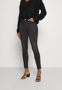 Noisy May Vaqueros pitillo - grey denim