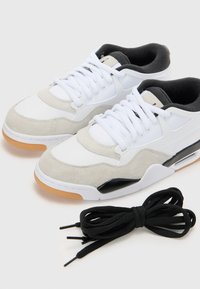 Jordan AIR JORDAN 4 UNISEX - Matalavartiset tennarit - white/black/neutral grey/gum med brown