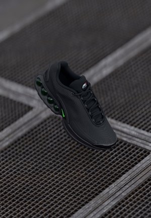 Nike Sportswear AIR MAX DN - Zapatillas - black/green strike/anthracite