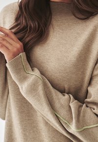 TATUUM Abito in maglia - light brown
