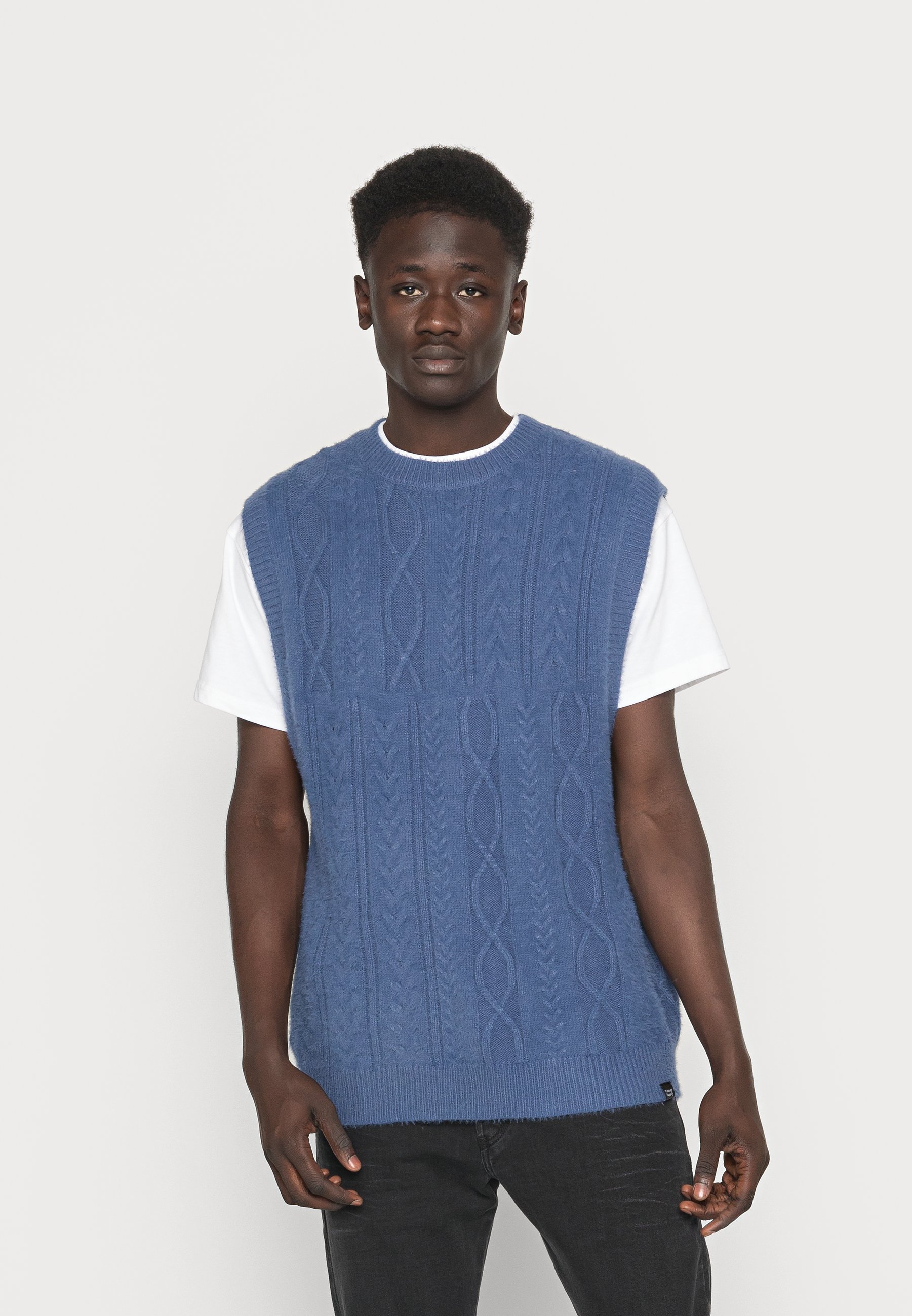 round neck vest