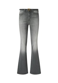 Vaqueros de denim gris de corte acampanado con cintura alta, que presentan una hebilla con logo dorado, un leve desvanecimiento en los muslos y un clásico diseño de cinco bolsillos.
