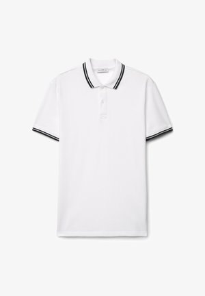 Weißes Polohemd mit kurzen Ärmeln, schwarzen Doppellinien am Kragen und an den Ärmelrändern, Zwei-Knopf-Leiste und kleinem Etikett innen am Kragen.