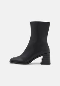 Monki Botines - black