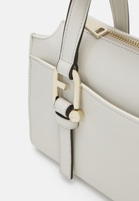 Furla NUVOLA BOSTON BAG - Käsilaukku - marshmallow