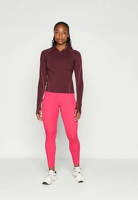 Nike Performance ONE  - Trikoot - rush pink