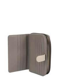 Portefeuille gris en matériau lisse avec une fermeture éclair. Dispose de plusieurs fentes pour cartes et d'un rabat contrastant dans une teinte plus claire.