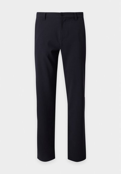 Pantalon habillé droit noir pour homme avec passants de ceinture, fermeture par bouton et poches avant sur fond clair uni.