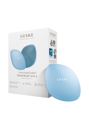Blå GESKE 4-i-1 smart ansigtsbørste med silikonebørster vist sammen med sin hvide emballage med produkt- og prisoplysninger.