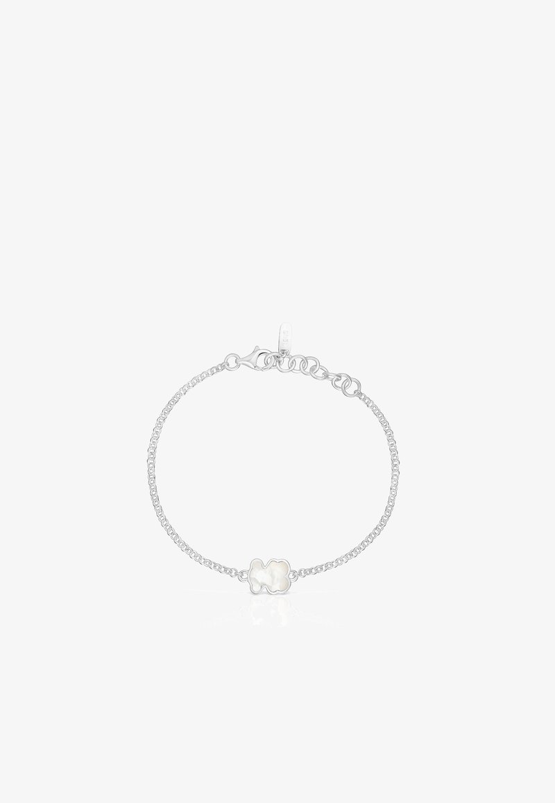 Bracciale a catena in argento con un charm centrale a forma di nuvola allungata, caratterizzato da una superficie lucida e iridescente.