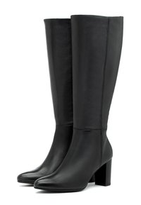 Czarne kozaki za kolano wykonane z gładkiej skóry. Charakteryzują się spiczastym noskiem, pionowymi przeszyciami oraz szerokim, blokowym obcasem.