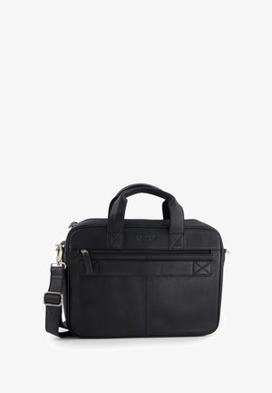Czarna skórzana teczka z podwójnymi uchwytami, regulowanym paskiem na ramię, przednią kieszenią na suwak i teksturowanym wykończeniem. Posiada wytłoczone logo.