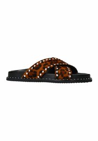 Lepelprint faux fur instapsandalen met een zwarte rubberen zool en zilveren studs. Kruisling ontwerp met een gestructureerde bovenkant en een platte silhouet.