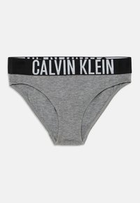 Grå bomullsbrief med en svart elastisk midjeband som har vit "CALVIN KLEIN"-logotyp. Slät textur och enkel design.