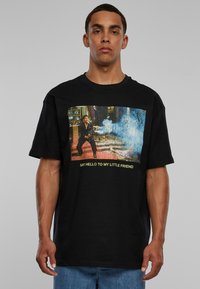 Upscale by Mister Tee SCARFACE LITTLE FRIEND OVERSIZE TEE - Marškinėliai su spaudiniu - black