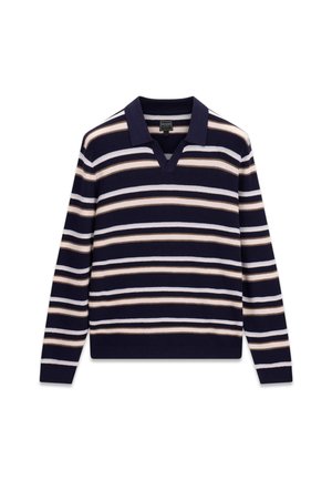 Chemise en maille bleu marine à manches longues avec des rayures horizontales marron, blanches et bleu clair et un col uni bleu marine.